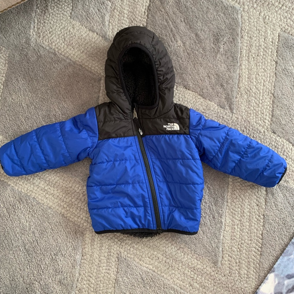Infant reversible northface coat in blue (like-new condition)